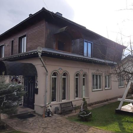 Садиба У Крайлюків Yaremche Luaran gambar